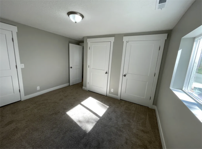 Building Photo - 945 S 900 W