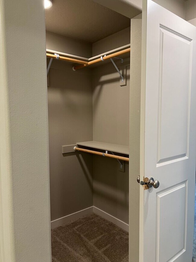 Building Photo - 3 CAR GARAGE