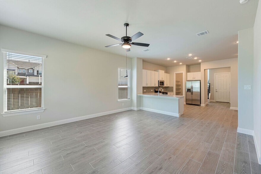 Building Photo - 601 C-Bar Ranch Trl
