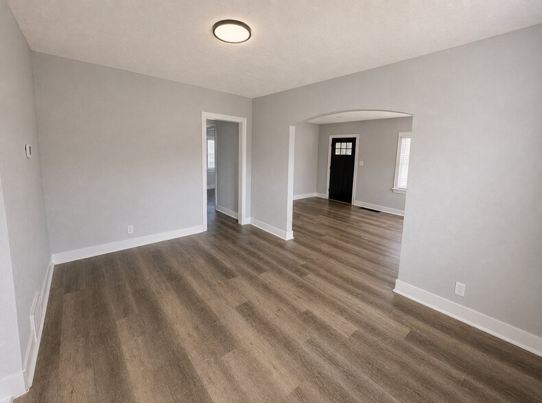 Building Photo - 2374 Shasta Way