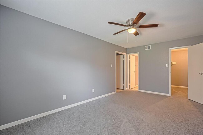 Building Photo - 12905 Woodforest Blvd