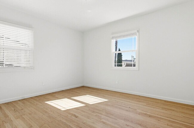 Building Photo - 1854-1854 Chalcedony St