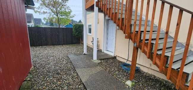 Building Photo - 511 Tyler St