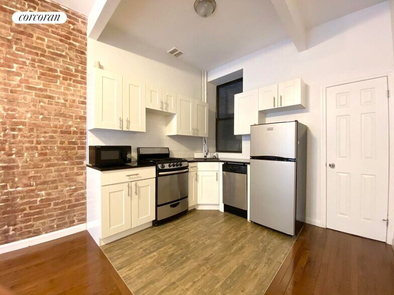 Building Photo - 420 St Nicholas Ave