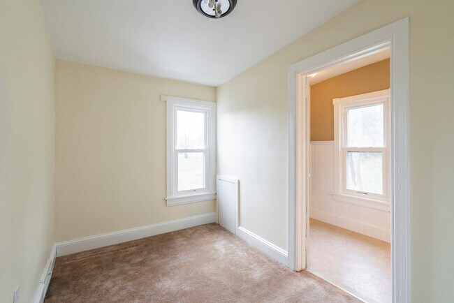 Office/Dressing Area - 64 Church Rd