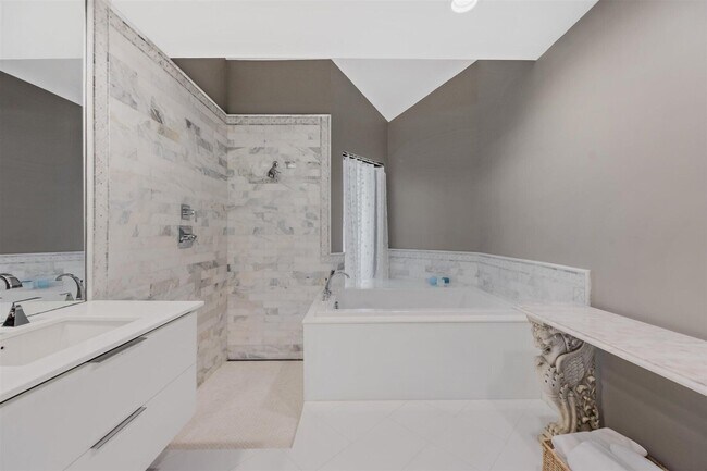 Building Photo - 2443 Windsor Way Ct