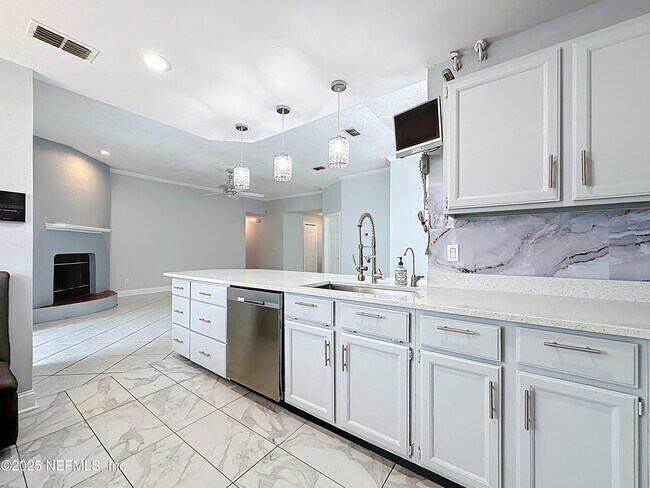 Building Photo - 4742 Trevi Dr