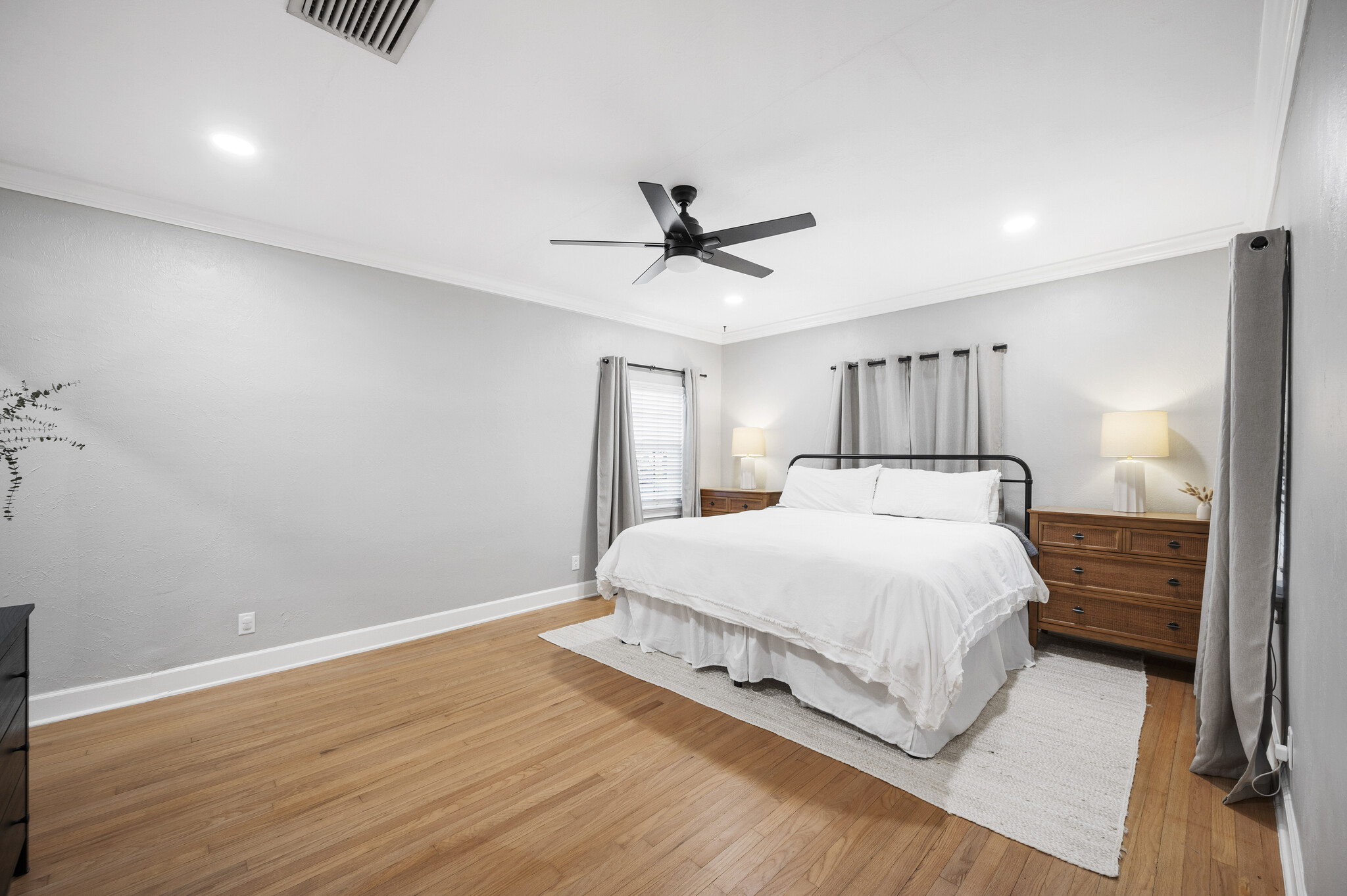 Master Bedroom - 916 Woodward St