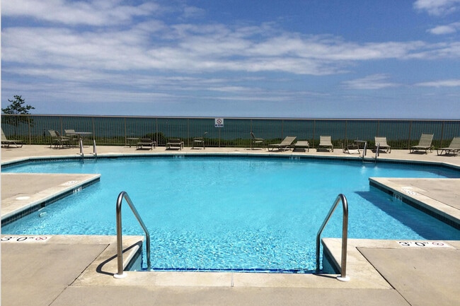 Building Photo - 4120 S Lake Dr