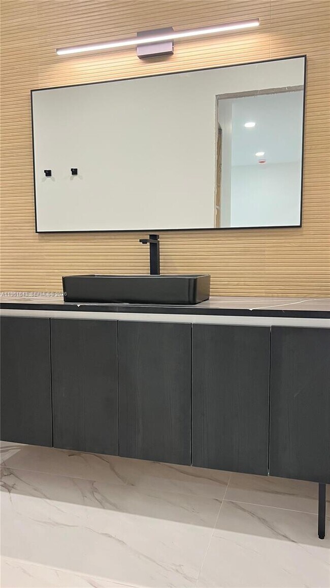 Building Photo - 1700 NE 18th St