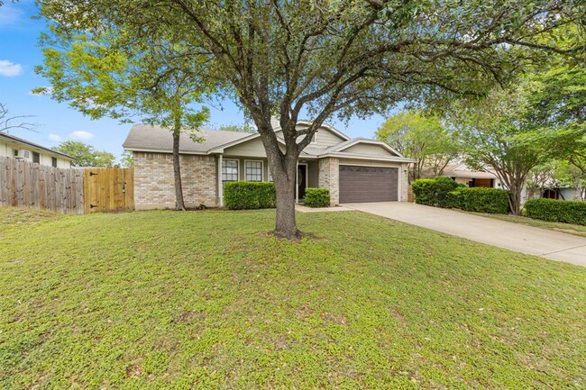 Building Photo - 1505 Charolais Dr