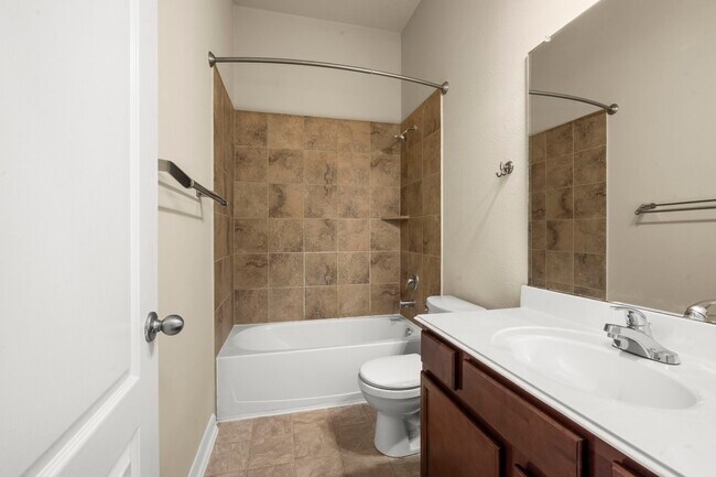 Building Photo - 3835 Raintree Village Dr