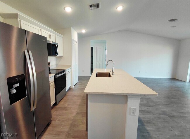 Building Photo - 909 NW 30th St