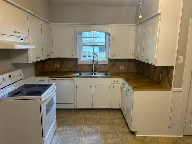 Building Photo - 120 S Montgomery St