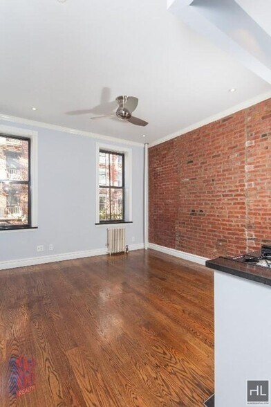 Primary Photo - Clinton Street