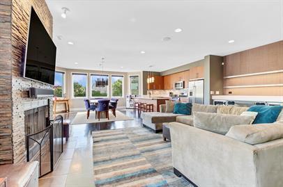 Building Photo - Rare Oversized Fully Furnished 3 Bed / 2.5 Bath 2,800+ SF Duplex with Private 1,000 SF Roof Deck ...