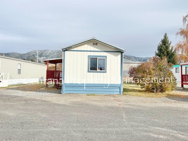 Building Photo - 2 bedroom 2 bathroom mobile home on Cobban!