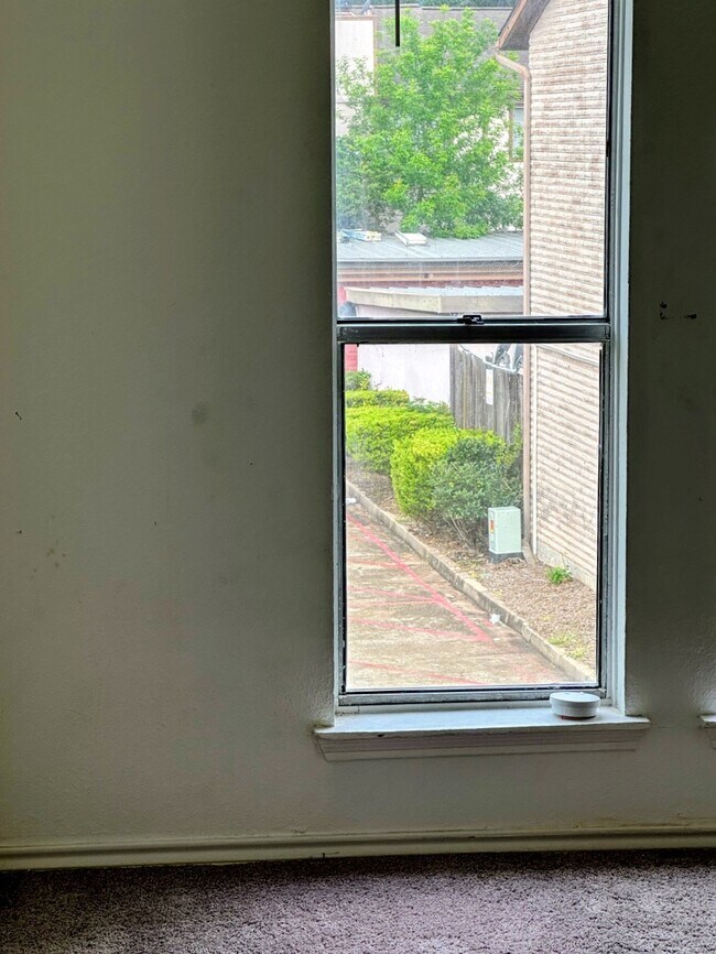 Building Photo - 12400 Brookglade Cir