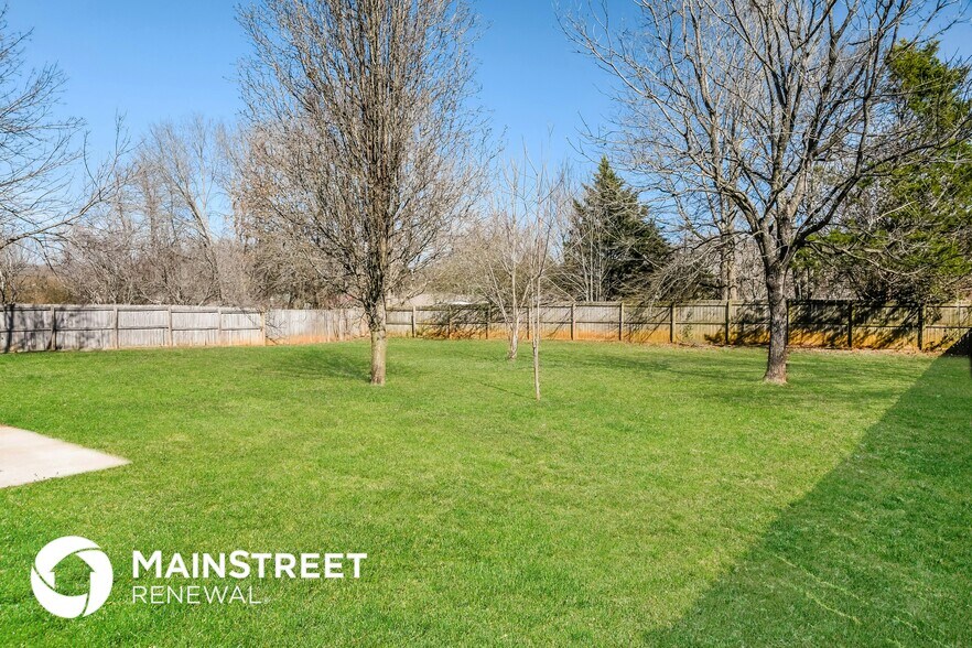 Building Photo - 169 Chanel Dr