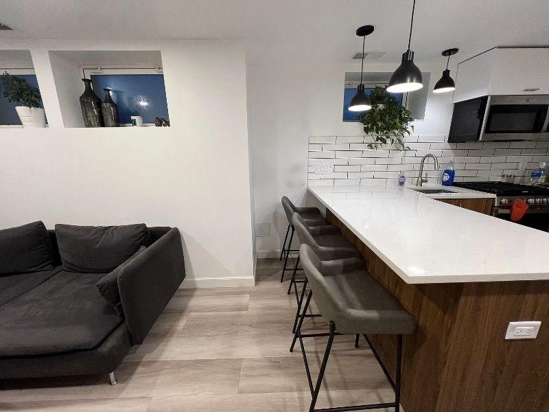 Building Photo - 3422 W Schubert Ave