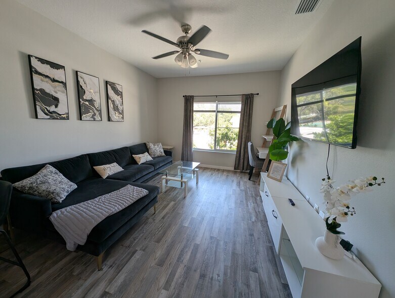 Building Photo - 14522 N Nebraska Ave