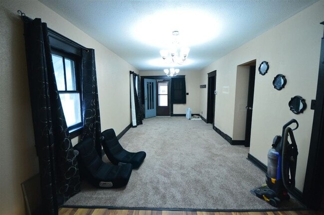 Building Photo - 108 W J St