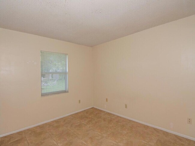 Building Photo - 226 SW Reynolds Ave