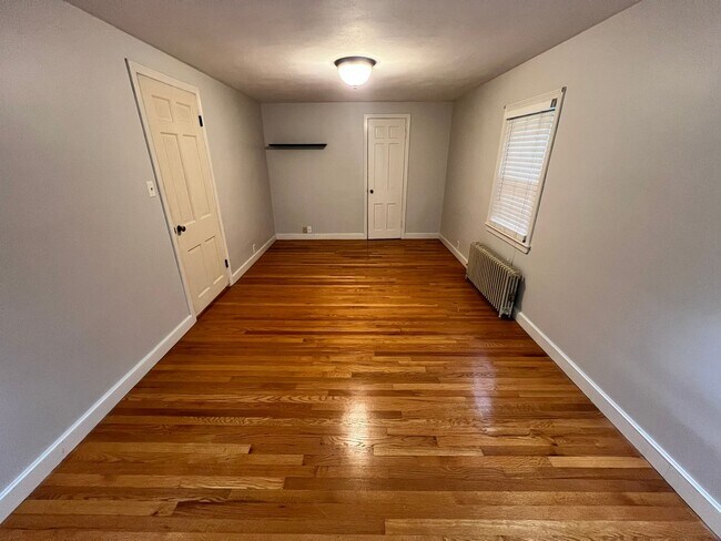 Building Photo - Beautiful, Single Family Colonial for Rent in Springfield!