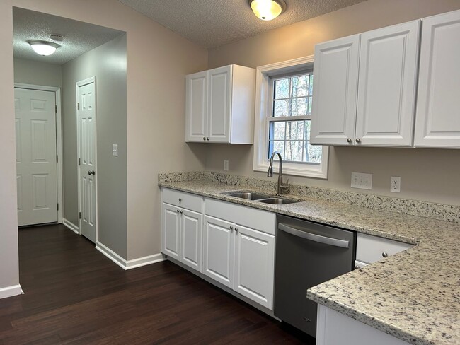 Building Photo - South AVL - Three Bedroom home with Wooded...