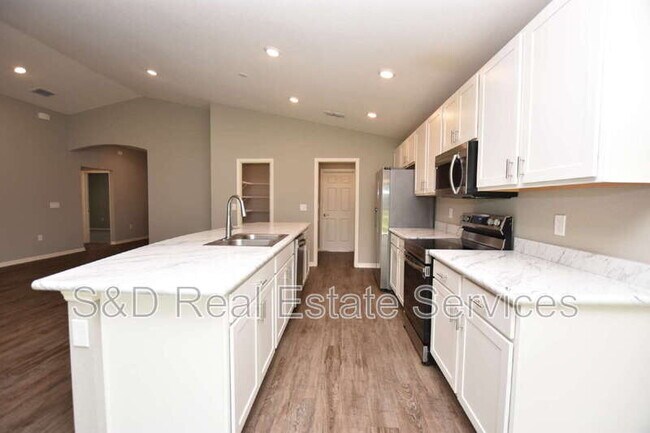 Building Photo - 749 Daphne Dr