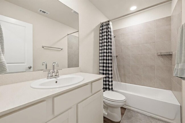 Building Photo - 129 Greenway Ln