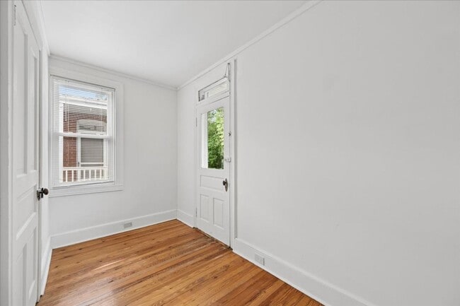 Building Photo - 346 Madison St