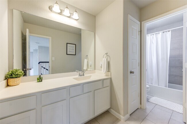 Building Photo - 7735 Wright Wood Dr