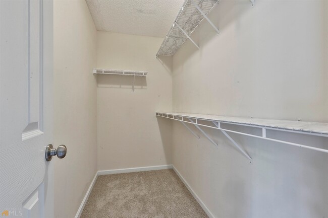 Building Photo - 100 Riverside Walk