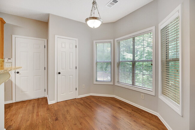 Building Photo - 75 Rock Mill Ct