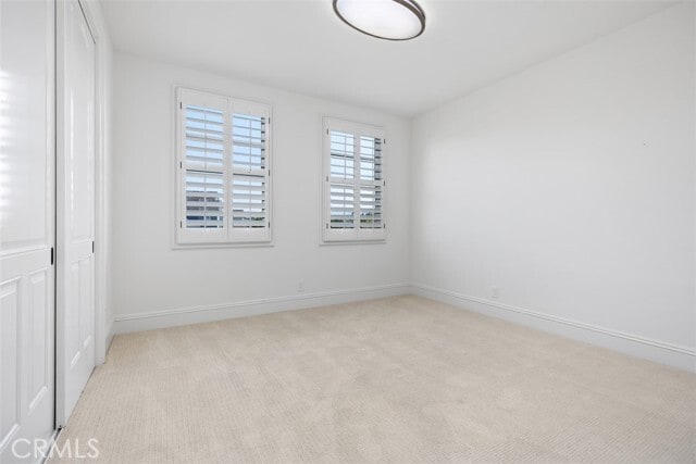 Building Photo - 17 Colonial Dr