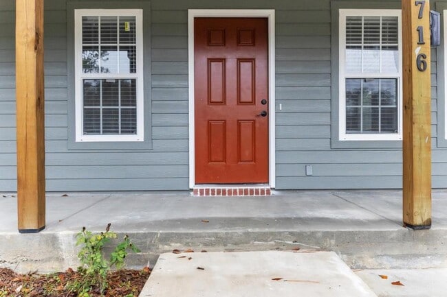 Building Photo - 1716 N Troup St