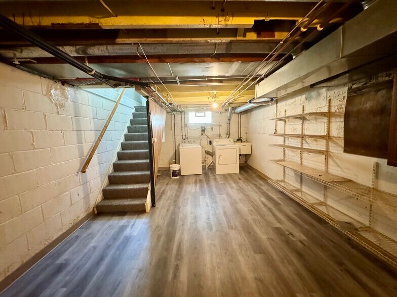 Building Photo - 217 15th St NW