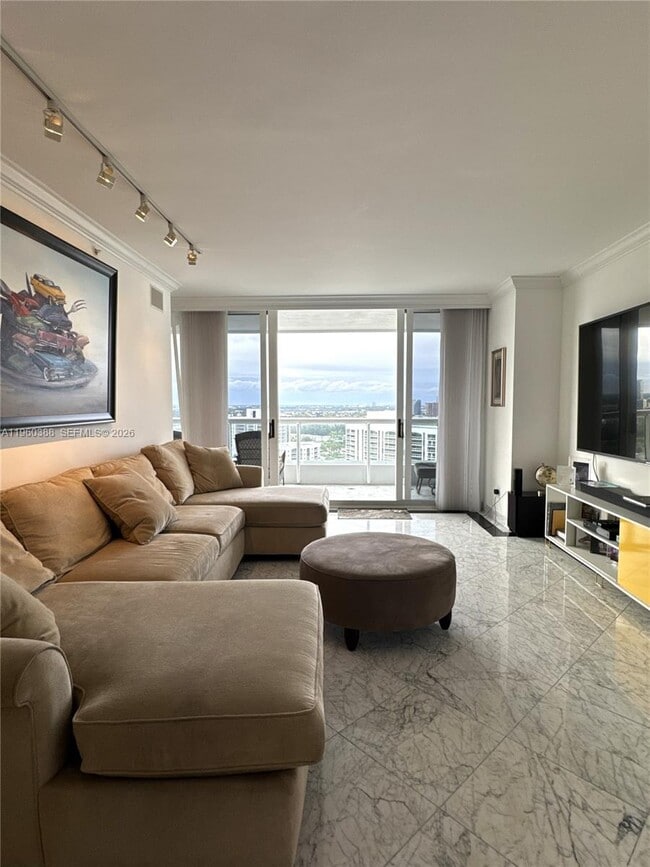 Building Photo - 21055 Yacht Club Dr