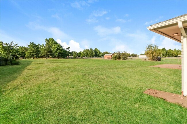 Building Photo - 13341 NW 84th St