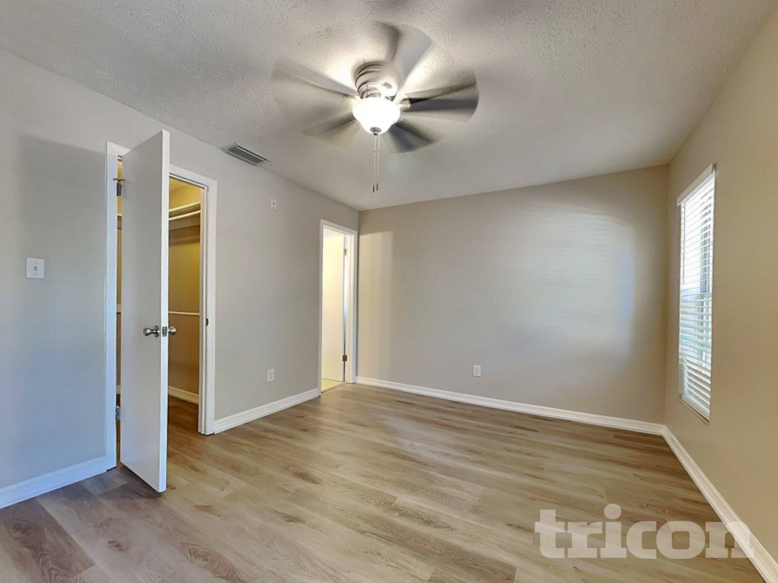 Building Photo - 1928 W Clinton St