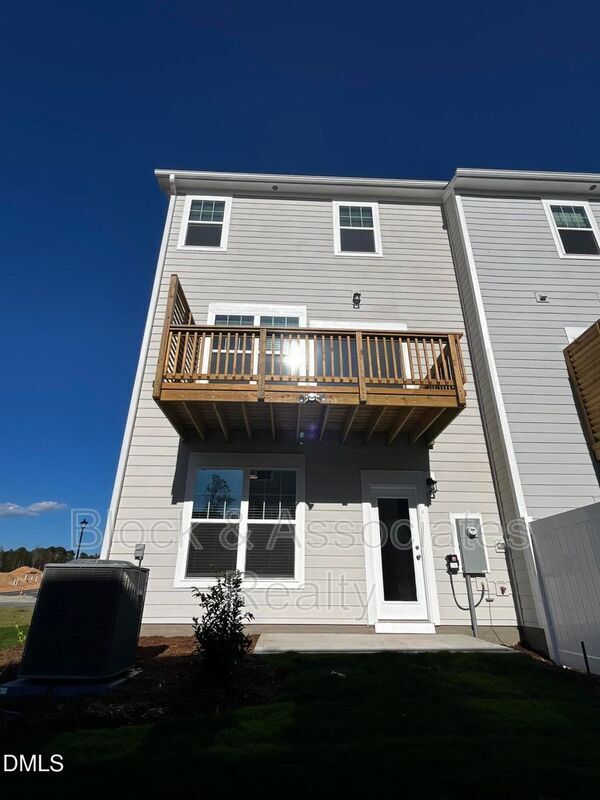 Building Photo - 2819 Carbondale Ct