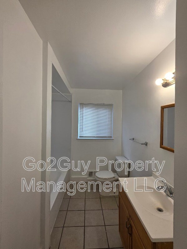 Building Photo - 22649 Frisbee St