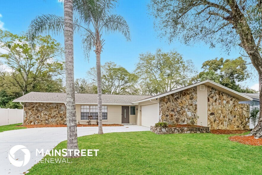Primary Photo - 17604 Meadowbridge Dr