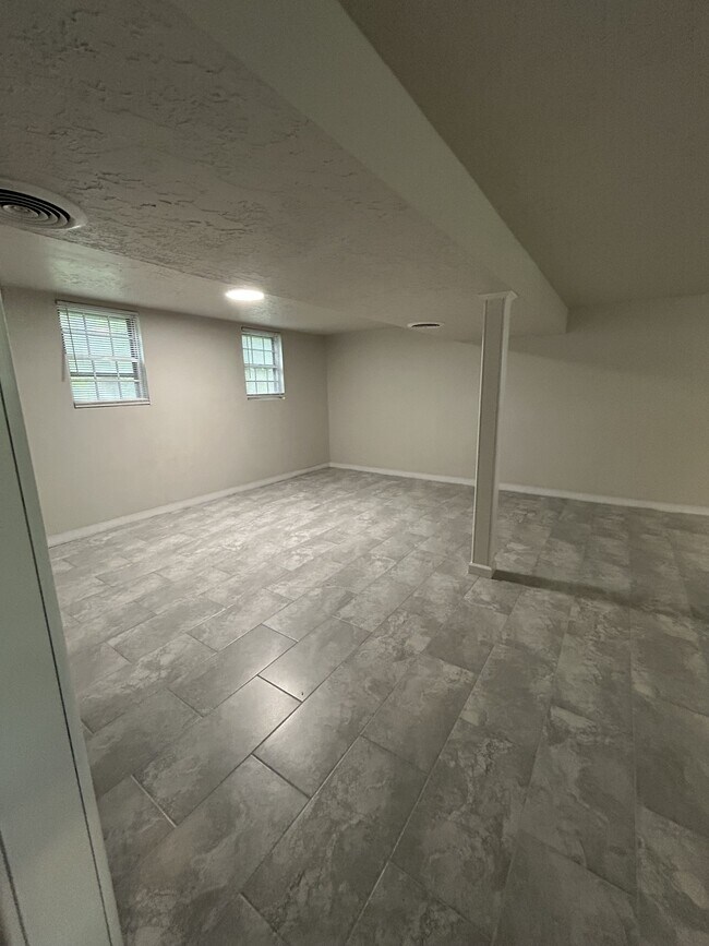 Building Photo - 1623 Denison Dr