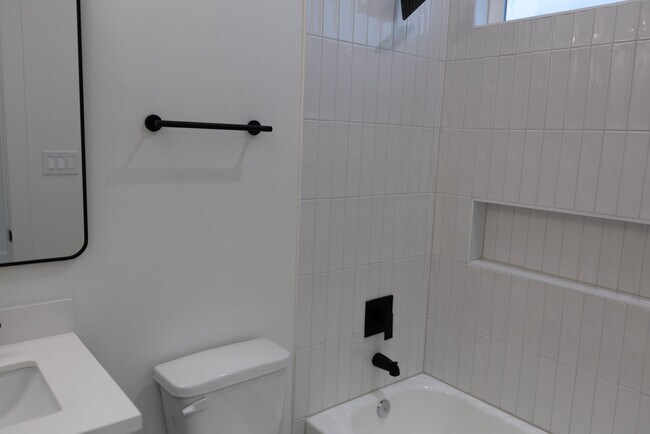 Building Photo - 3909 Maggie St