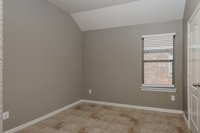 Building Photo - 9606 Arched Oak Dr