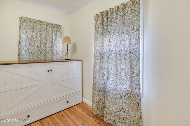 Building Photo - 26 Heck Ave