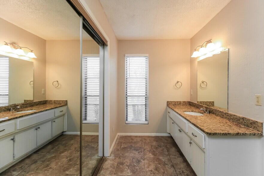 Building Photo - 8916 Northridge Terrace