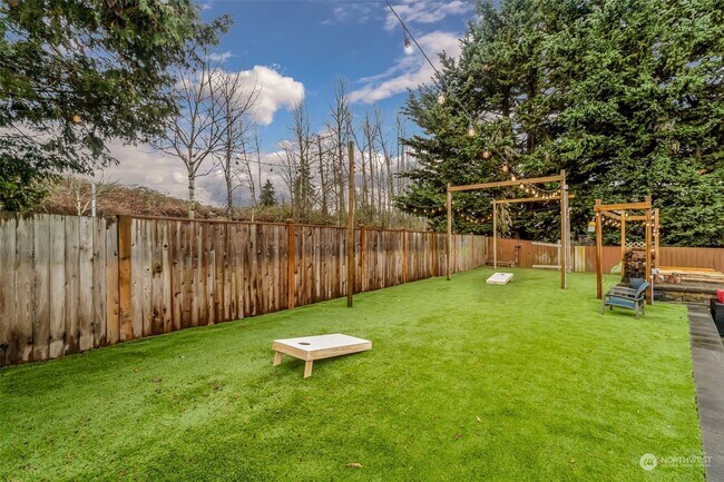 Building Photo - 1423 85th Dr NE